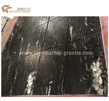 Granit negru din piele